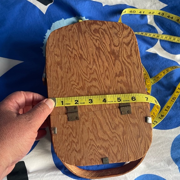 Rustic, vintage, handmade picnic basket. - Picture 8 of 9